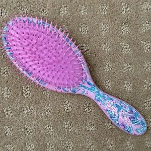 Lilly Pulitzer GWP Hair Brush in Out of Office